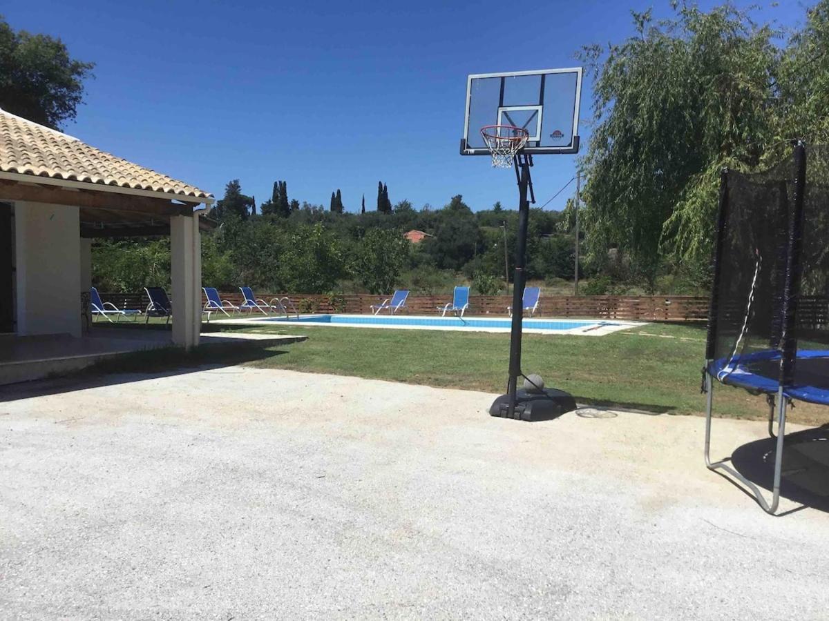 Villa Chloe With Private Heated Pool